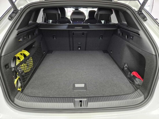 VOLKSWAGEN ID.7 Tourer Pro People 77 kWh 210 kW_5