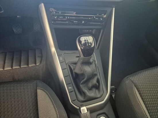 VOLKSWAGEN Polo Love 1,0 TSI 5G 70 kW_5