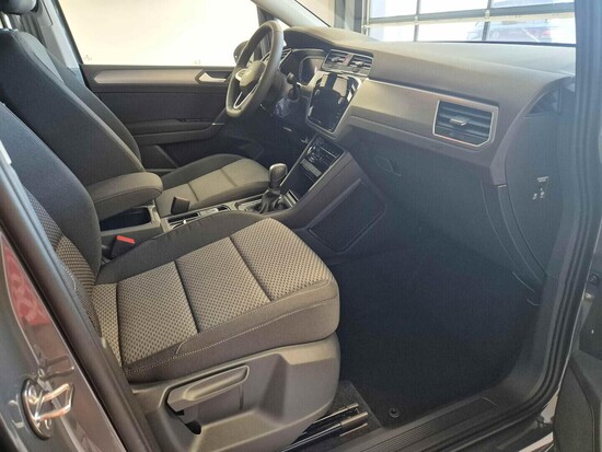 VOLKSWAGEN Touran People 1,5 TSI EVO2 7DSG 110 kW_3
