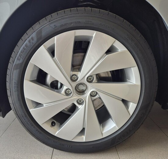 VOLKSWAGEN Golf People 1,5 TSI 85 kW_5