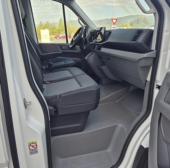 VOLKSWAGEN Crafter skříň 35 103kW 8AU FWD SR  kW_4