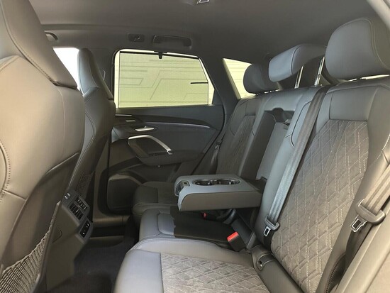 AUDI Q5 S-line 40 TDI quattro STR 150 kW_4