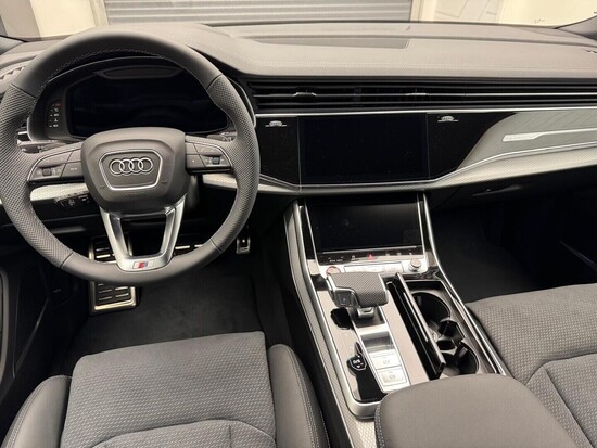 AUDI SQ8 SUV V8 TFSI quattro 373 kW_5