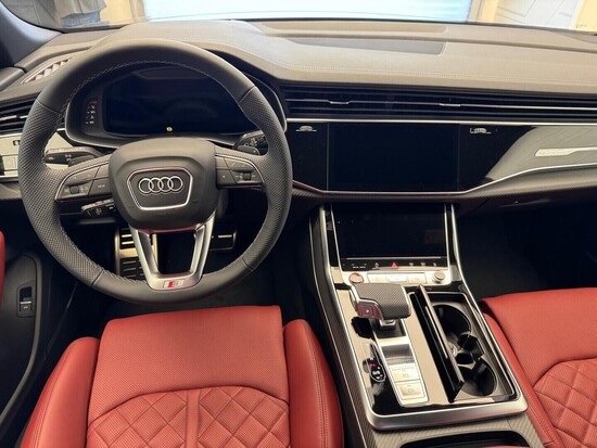 AUDI SQ8 SUV V8 TFSI quattro 373 kW_5