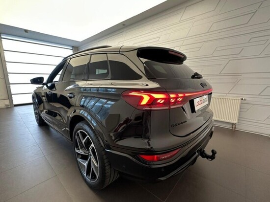 AUDI Q6 SUV e-tron quattro 315 kW_3