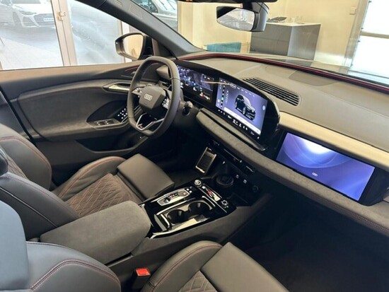 AUDI Q6 SUV e-tron quattro 315 kW_5