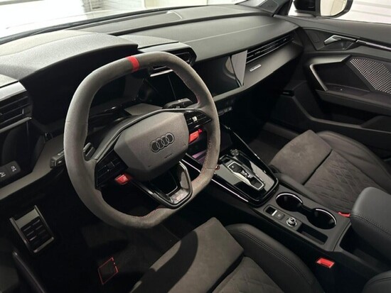 AUDI RS 3 Limuzína quattro 2.5 TFSI 294 kW_4