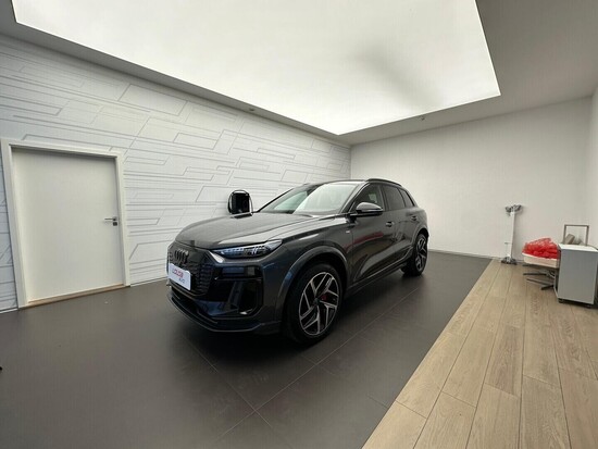 AUDI Q6 SUV e-tron quattro 315 kW_1