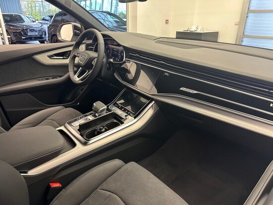 AUDI Q8 SUV TDI quattro 210 kW_5
