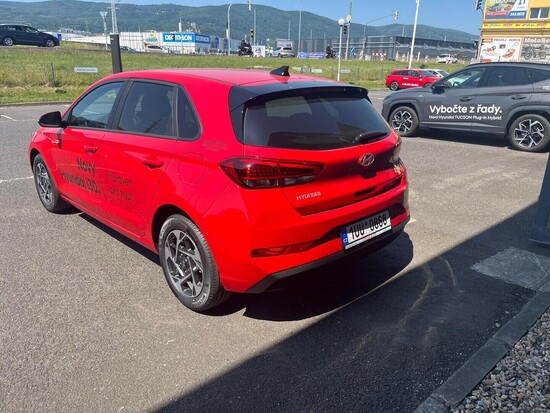 HYUNDAI i30 HB PD PE GO Czech! 1,5i 71 kW_3