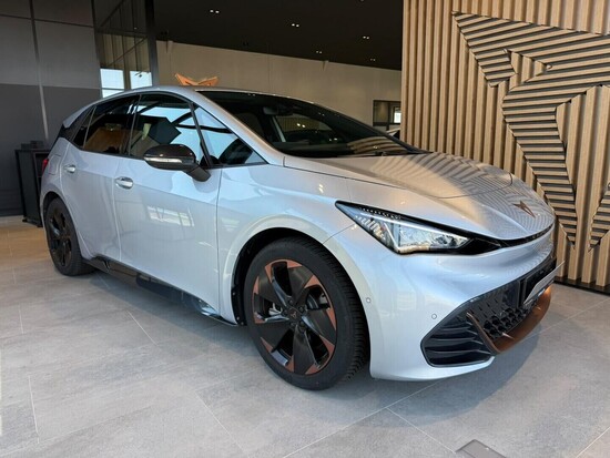 CUPRA Born e-Boost 77 kWh / 231k 170 kW  Head-up, Beats, el.sed., nast. tlumiče, nez.topení_2