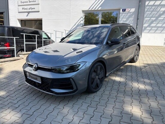 VOLKSWAGEN Passat R-Line People 2,0 TSI 195 kW 4MOT_1