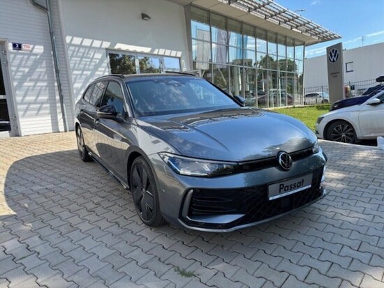 VOLKSWAGEN Passat R-Line People 2,0 TSI 195 kW 4MOT_2