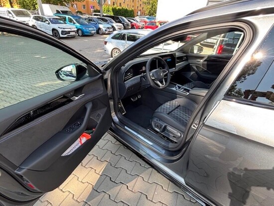 VOLKSWAGEN Passat R-Line People 2,0 TSI 195 kW 4MOT_3