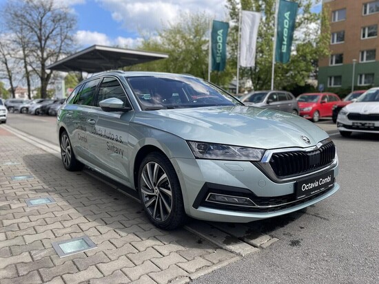 ŠKODA Octavia Combi Style 2,0 TDI 110 kW_3