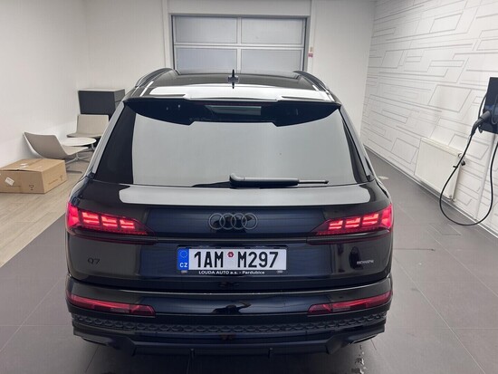 AUDI Q7 S-Line 50TDI V6 210 kW_3