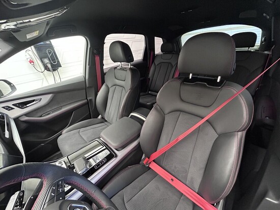AUDI Q7 S-Line 50TDI V6 210 kW_4