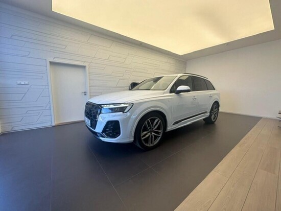 AUDI Q7 S-Line 50TDI V6 210 kW_1