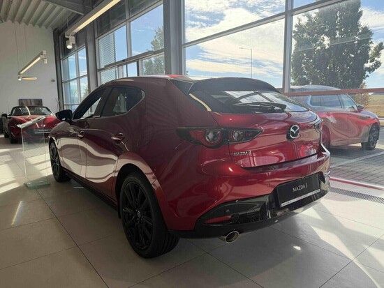 MAZDA 3 5HB 186ps 6AT FWD Homura Plus 2.0L e-SKYACTIV 137 kW  6AT Automatická_4