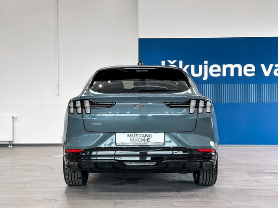 FORD Mustang Mach-E 5D 98,7 kWh PRODLOUŽENÝ DOJEZD 358 kW_5