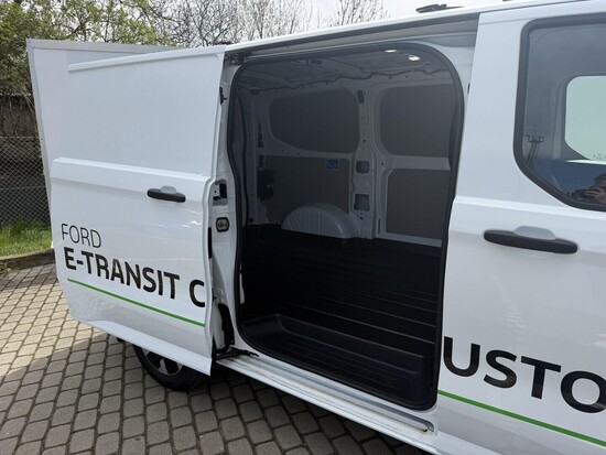 FORD Transit Custom Van V710 Van 64 kWh,0 Elektromotor 100 kW_5