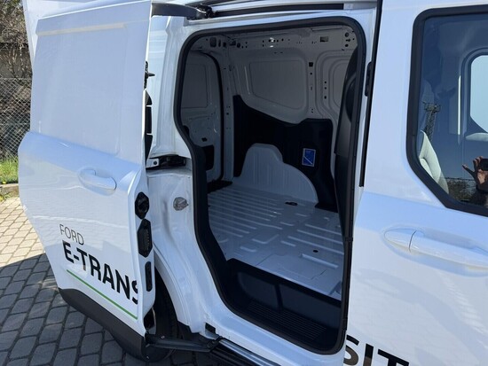 FORD Transit Courier V769 Van 43 kWh,0 Elektromotor 100 kW_2