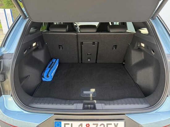 FORD Elektrický Explorer SUV 77 kWh,0 PRODLOUŽENÝ DOJEZD 210 kW_2