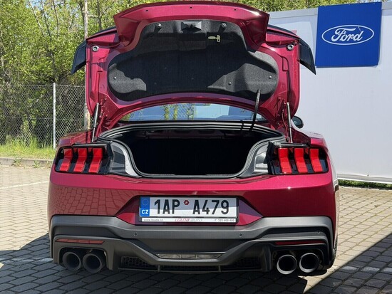 FORD Mustang Fastback 5,0 DARK HORSE 334 kW_2