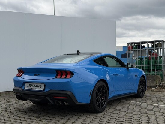 FORD Mustang Fastback 5,0 GT 328 kW_3
