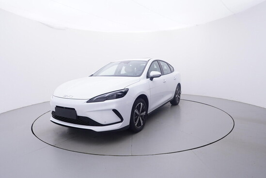 BYD SEAL 5 DM-i Design plug-in hybrid 156 kW_1