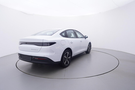 BYD SEAL 5 DM-i Design plug-in hybrid 156 kW_3