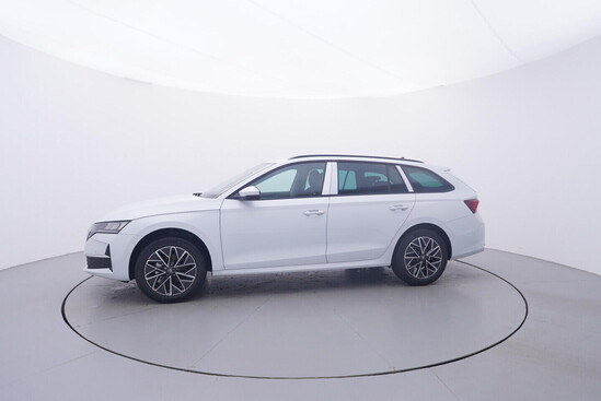 ŠKODA  Octavia Combi 130 let_2