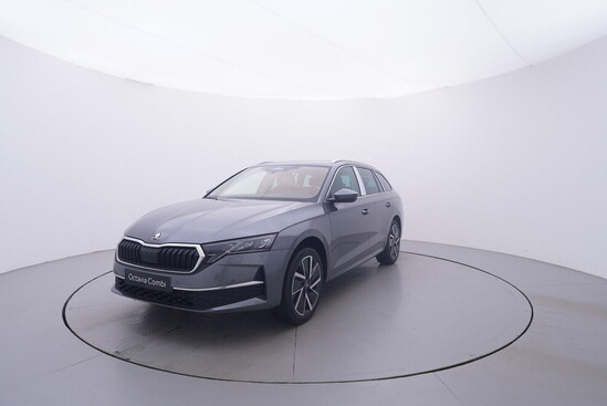 ŠKODA  Octavia Combi 130 let Premium_1