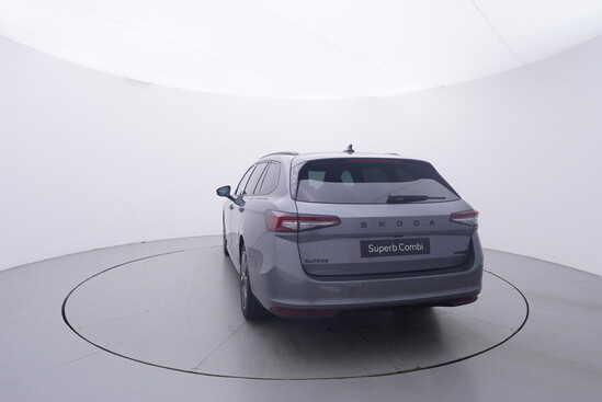 ŠKODA  Superb Combi Sportline_4