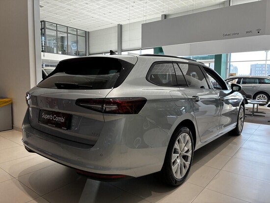 ŠKODA Superb Combi Selection  142 kW_4