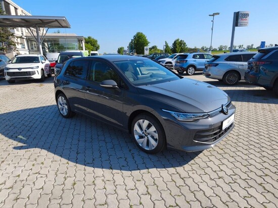 VOLKSWAGEN Golf People 1,5 TSI 85 kW  Operativní leasing od 5.447 kč bez DPH !_3