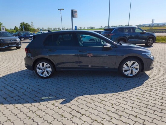 VOLKSWAGEN Golf People 1,5 TSI 85 kW  Operativní leasing od 5.447 kč bez DPH !_4