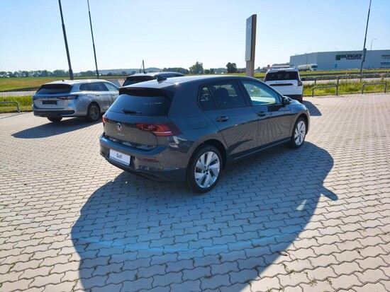 VOLKSWAGEN Golf People 1,5 TSI 85 kW  Operativní leasing od 5.447 kč bez DPH !_5
