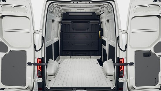 VOLKSWAGEN Crafter skříň 35 6G FWD DR 103 kW_5