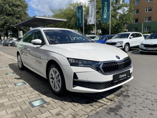 ŠKODA Octavia Top Selection 1,5 TSI 85 kW_3
