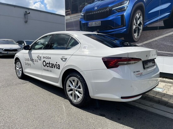ŠKODA Octavia Top Selection 1,5 TSI 85 kW_4