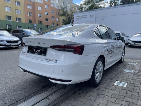 ŠKODA Octavia Top Selection 1,5 TSI 85 kW_5