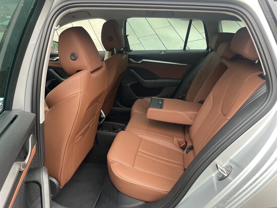 ŠKODA Octavia Combi Exclusive Selection 2,0 TDI 110 kW DSG_4