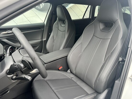 ŠKODA Superb Combi Sportline 2,0 TSI 150 kW DSG_4