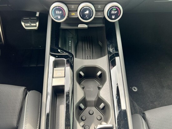 ŠKODA Superb Combi Sportline 2,0 TSI 150 kW DSG_5