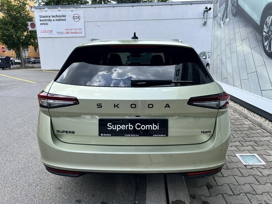 ŠKODA Superb Combi Sportline 2,0 TSI 4x4 195 kW_3
