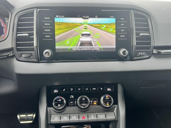 ŠKODA Karoq Sportline 1,5 TSI 110 kW_5
