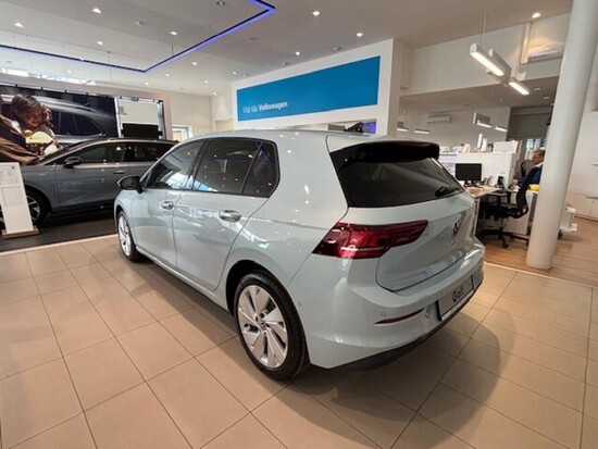 VOLKSWAGEN Golf People 1,5 TSI 110 kW_3