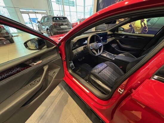 VOLKSWAGEN Passat R-Line People 2,0 TSI 150 kW   kW_3