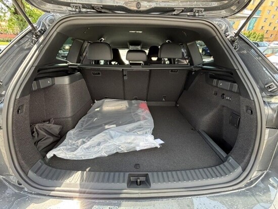 VOLKSWAGEN Tayron R-Line 1,5 TSI 200 kW eHybrid 130 kW 6 DSG_5